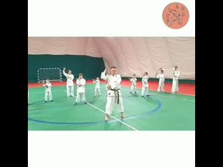 Тренироа с нунчаками