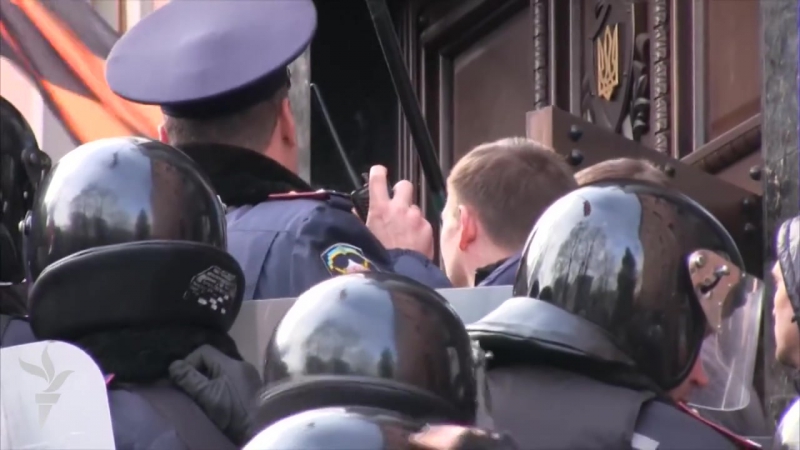 Сепаратисти у донецьку захоплюють прокуратуру