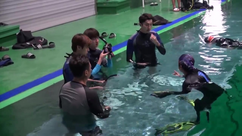 Kota porn video – 170106 jin @ law of the jungle in kota manado team safety education