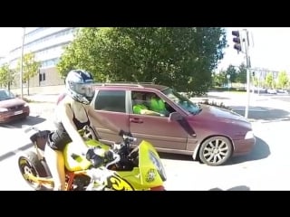 Сексуальная девушка едет на ktm rc8r bee drifter sexy girl riding a ktm rc8r bee drifter