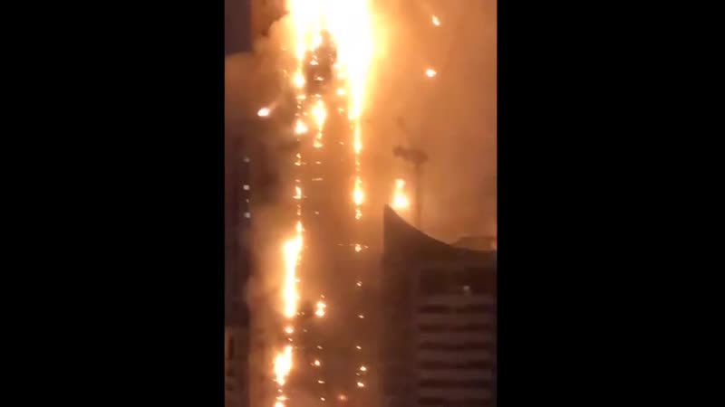 Горит небоскрёб шардже, оаэ