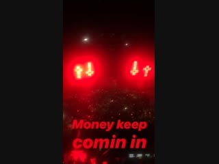 Lil uzi vert money keep coming in [live at wells fargo center]
