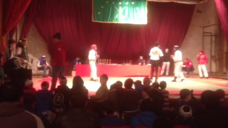 Алим туганов (в красном) армейский рукопашный бой 2016