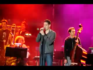 Australian idol 2009 feeling good michael bublé with finalists hayley and stan