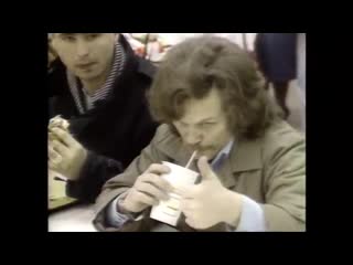 Mcdonald's opens in hungry moscow, but costs half a day's wages for lunch, 1990