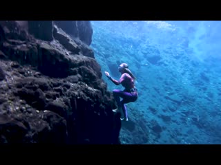 Freediver beth neale on the chinhoyi caves, zimbabwe!