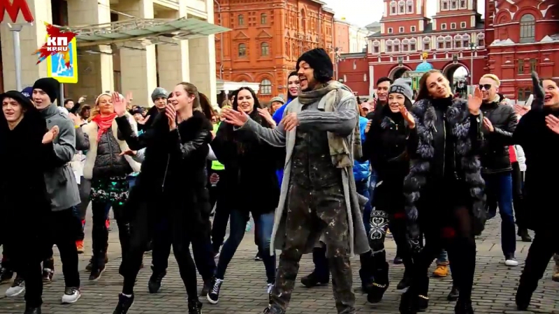 ✔ особое мнение поклонники "румына" филиппа киркорова устроили флешмоб на манежной площади