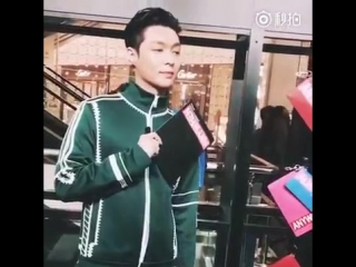 171129 exo's lay @ ifeng fashion weibo update