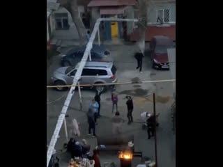 Устроили дискотеку на улице во время эпидемии коронавируса