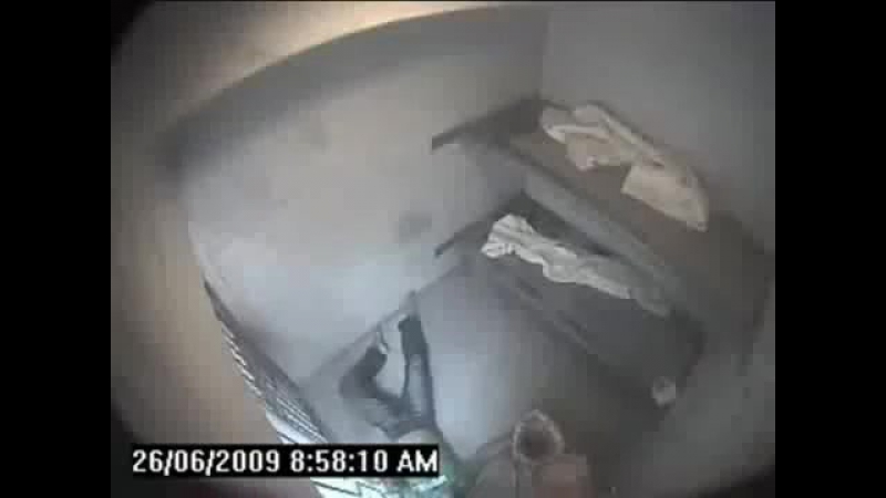 Попытка суицида головой в унитазе