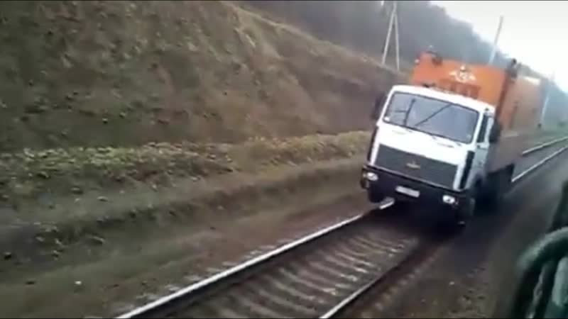 Маз на жд путях видео