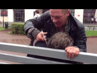 Алкаш серега подстригает подружку