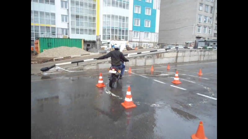 Мотошкола восьмерка с одной рукой