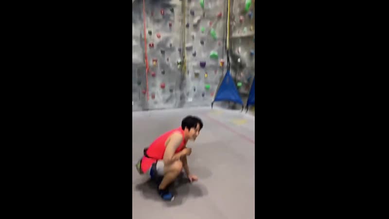 Вар ржёт над своим парнем