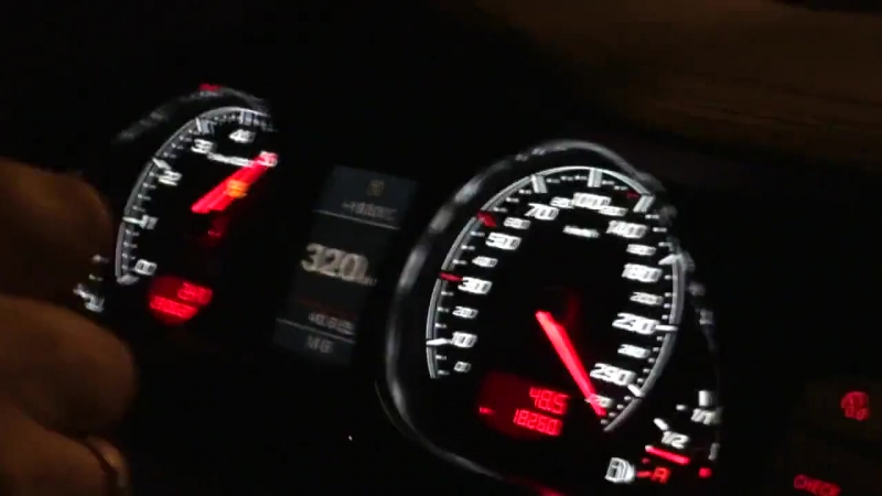 Audi rs6 положил стрелку 330 км/ч