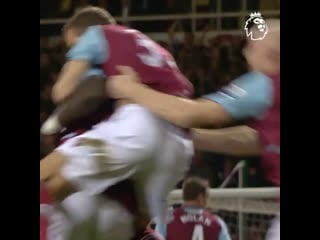 Turn and shoot © mo diame sweeps in a stunner for the hammers