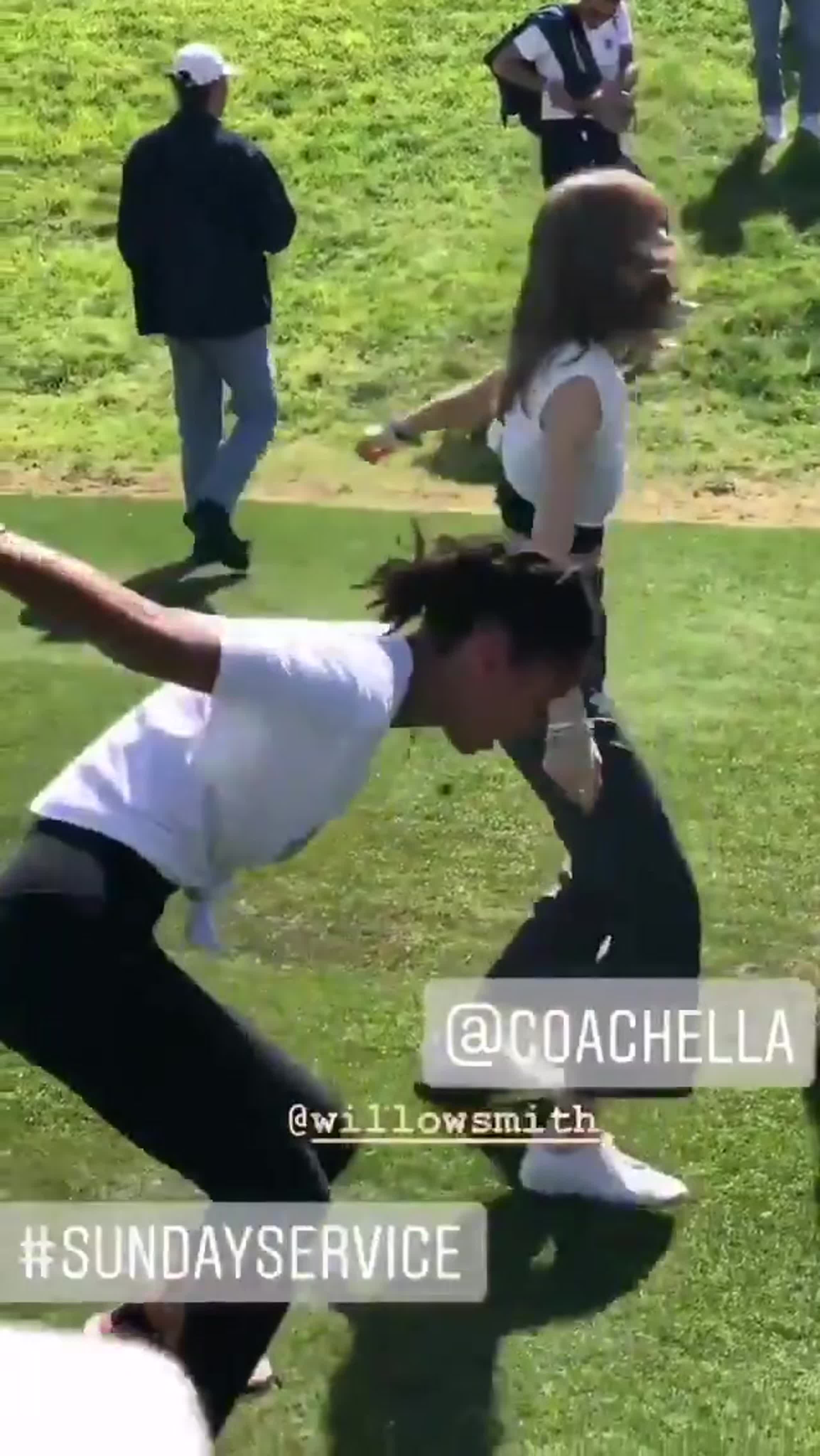 190421 lisa @ coachella watch online