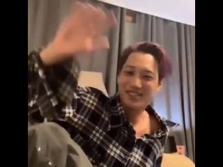 Нини поёт соло кая