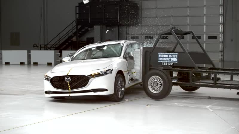 2019 mazda 3 sedan side iihs crash test