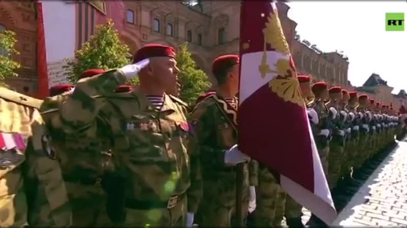 Под государственный флаг россии и знамя победы!