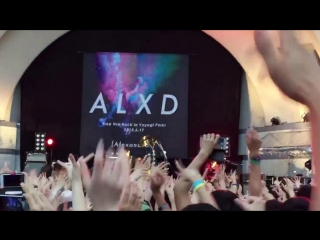 [alexandros] waitress, waitress! free live back in yoyogi park (fancam)