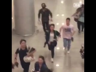 [lq fancam] 160415 incheon airport @ exo's lay (zhang yixing)