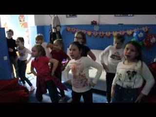 Ееее, макарена!))) танцы под кинект в вип комнате