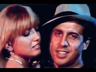 Ол көреді порно ол жұлқынып