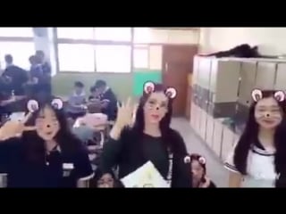 160822 somi at the school