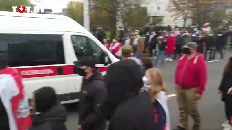 Скорую porn video – Протестующие пропустили скорую
