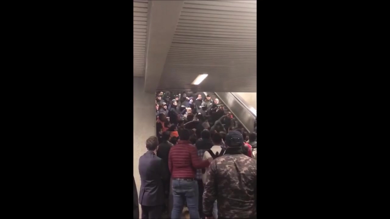 Fight napoli ultras vs turks in metro istanbul 01 11 2016