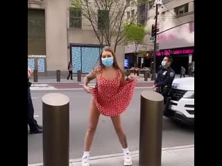 Обнаженные девушки на улице🔞