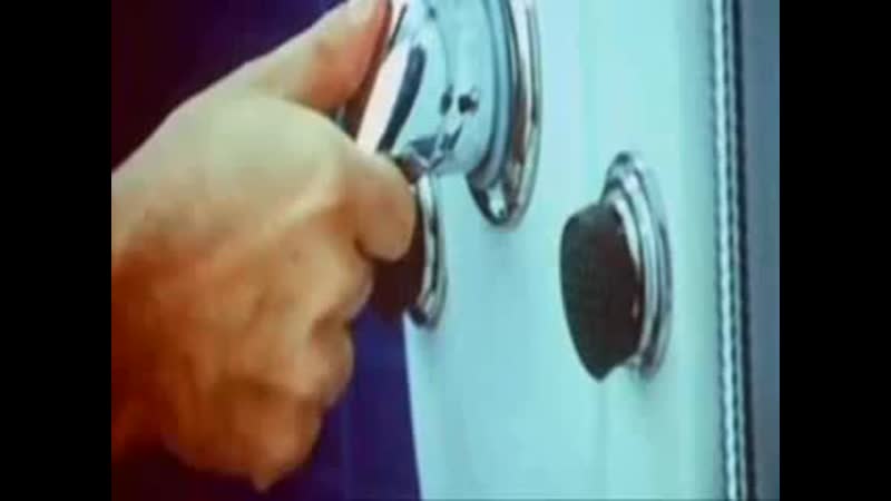 Shahid kapoor shirtless shower scene in kismat konnection