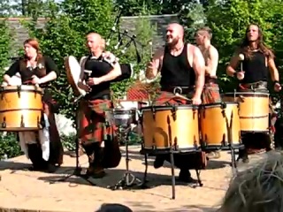 Сумасшедшие шотланцды! albannach plays celtic fling