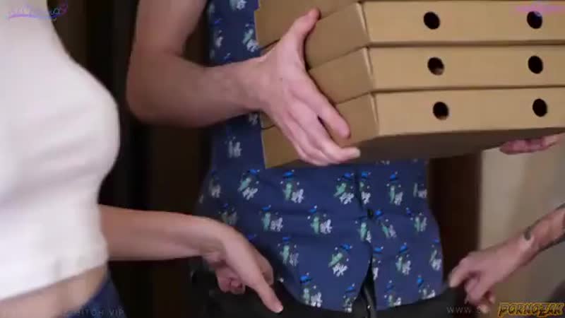 Pornoaut com dve molodenkie no uzhe opytnye shlyuhi soblaznili kurera mp4