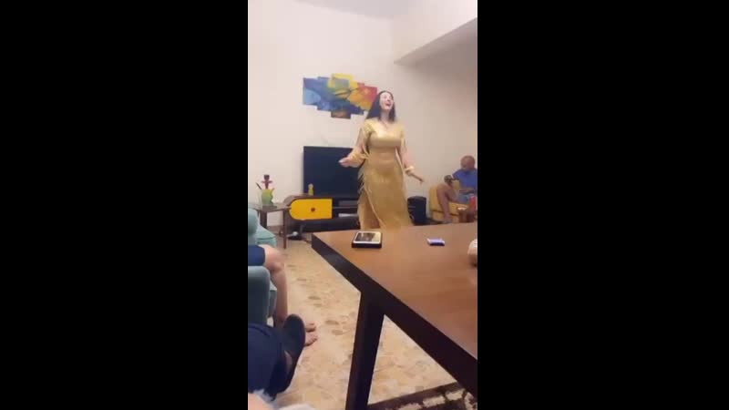 الراقصه صافيناز مع رجل أعمال وسهرا خاصة(720p hd) mp4