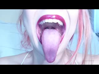 Fetish vixen tongue & uvula