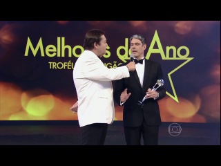 Faustão anuncia william bonner é o vencedor na categoria jornalismo