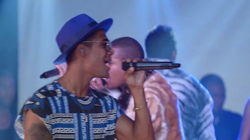 Melanina carioca deixa se envolver (ao vivo) [micael borges]