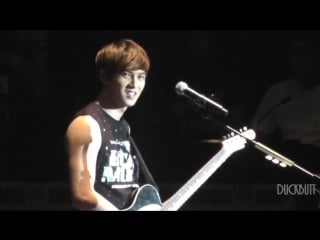 130907 cnblue love (yonghwa super high) @ blue moon in guangzhou