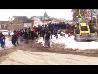 Жители цыганского поселка устроили массовые беспорядки под тулой (видео)