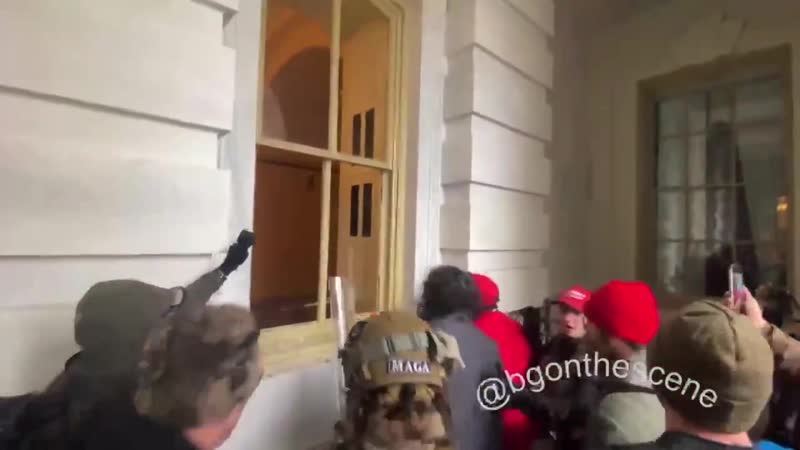 Капитолий захватывают сторонники трампа видео 2