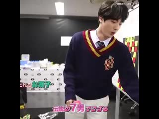 Jin literally gave jimin some snacks just to smack it outta his hand lol stopp mp4