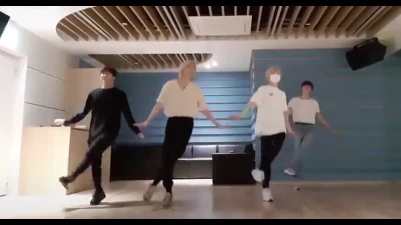 Hyunjin changbin felix and jeongin dancing with one day playing