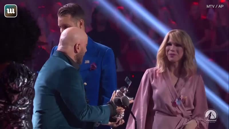 Джон траволта не узнал тейлор свифт! (или сделал вид)