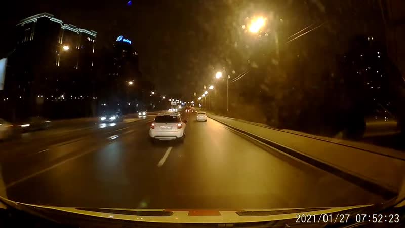 Нерадивый автолюбитель подрезал "скорую" в санкт петербурге