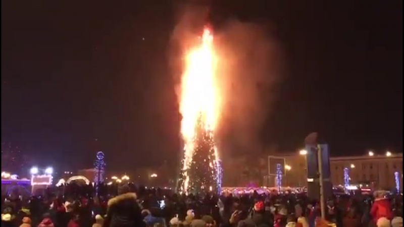 Южно сахалинск елочка гори!