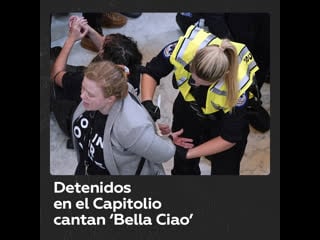 Manifestantes detenidos en el capitolio de ee uu entonan la canción italiana ‘bella ciao’