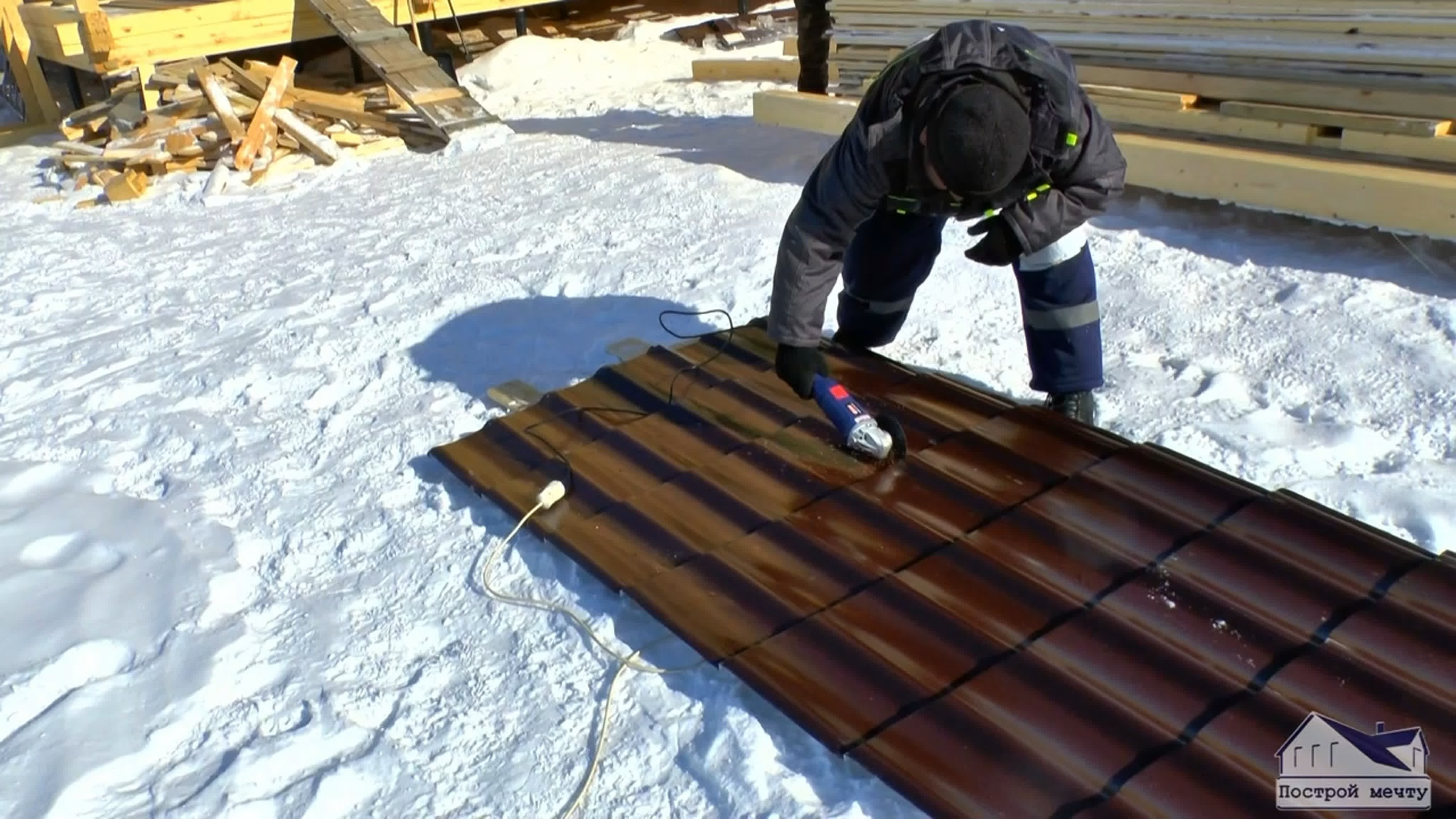Монтаж металлочерепицы на доме из профилированного бруса место ...