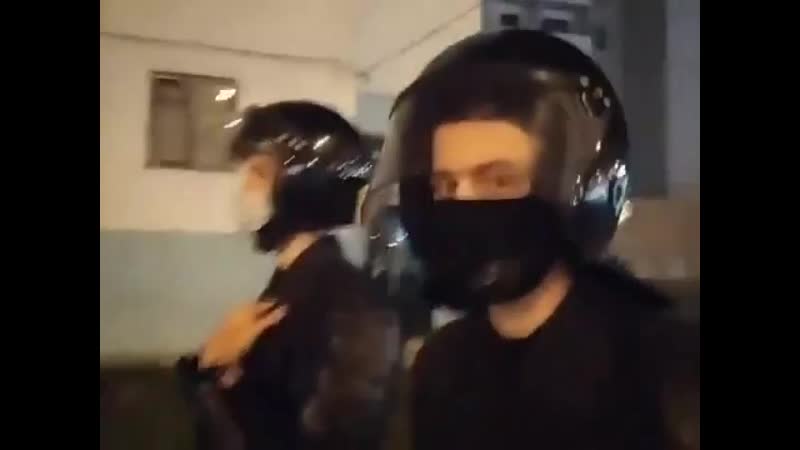 Дыялог жанчыны з карнікамі